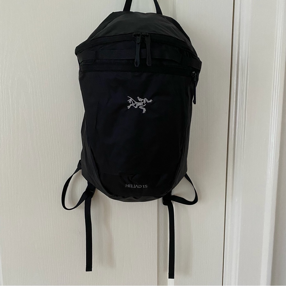 NWOT Arc'teryx Heliad 15 Lightweight Compact Outdoor Black Nylon Backpack